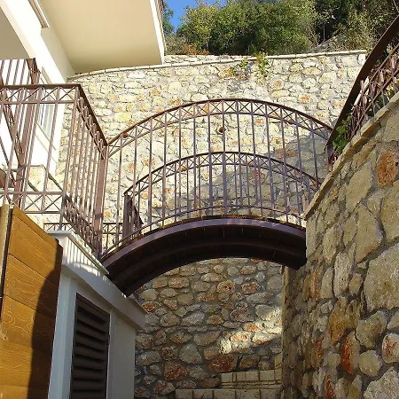 Amazing 2-bed In Spectacular With Stunning Sea Views * ורגה קלמטה
