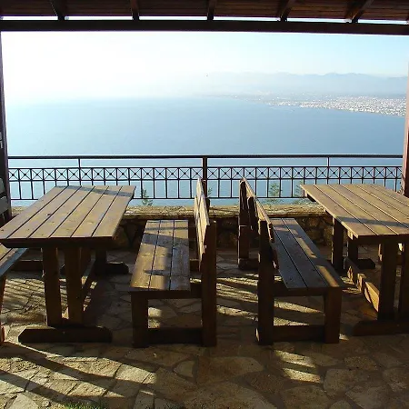Ferienhaus Amazing 2-bed In Spectacular With Stunning Sea Views *