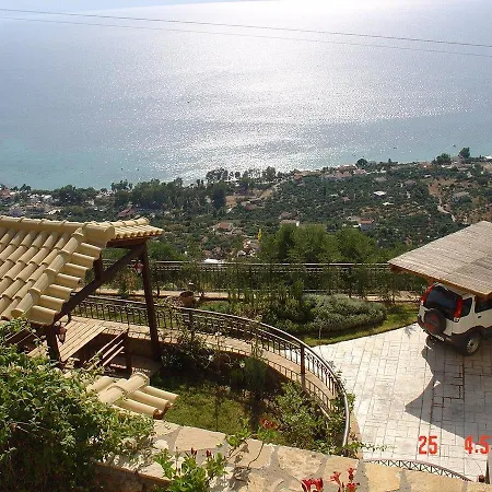 בית נופש Amazing 2-bed In Spectacular With Stunning Sea Views *